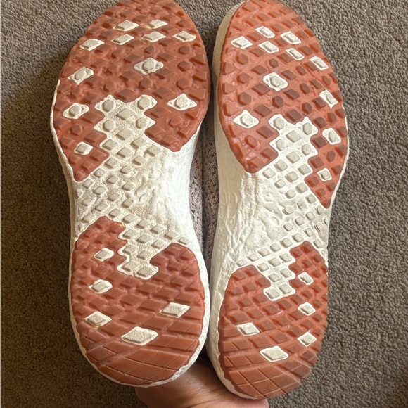 Vans Shoes. Slights used condition - Picture 4 of 7